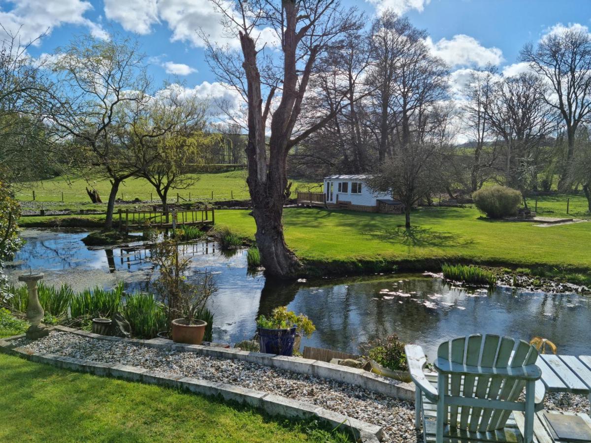 Riverside Cabin in Shropshire Oswestry Buitenkant foto