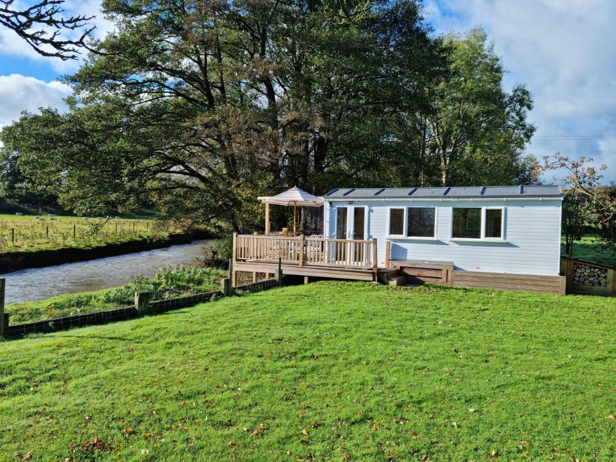 Riverside Cabin in Shropshire Oswestry Buitenkant foto