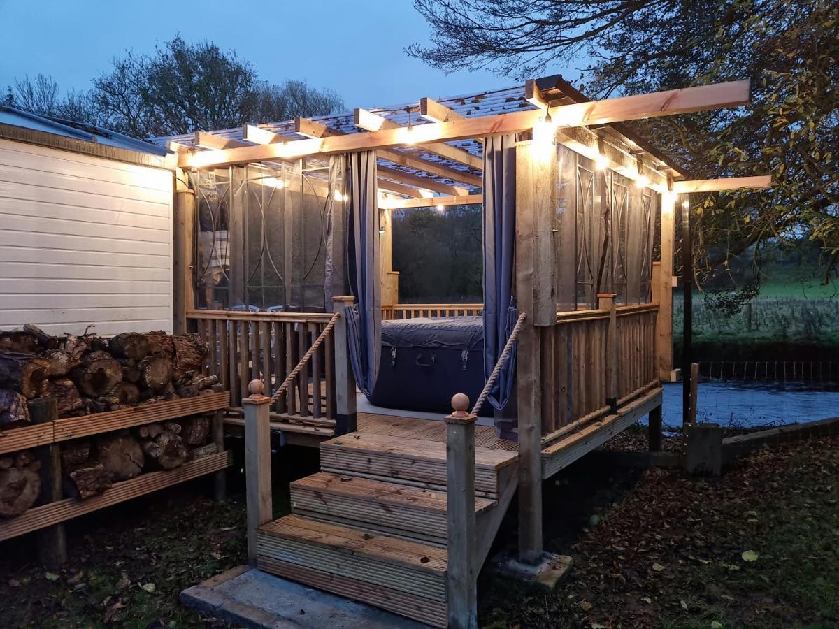 Riverside Cabin in Shropshire Oswestry Buitenkant foto